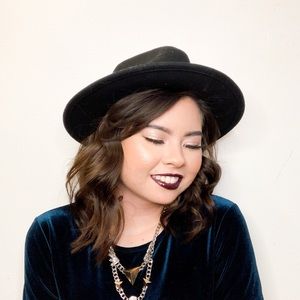 Meet your Posher, Brittney